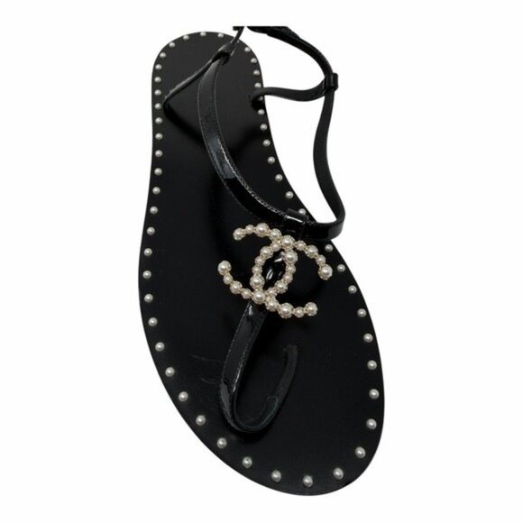 CHANEL Black Patent Leather CC Pearl Embellished Logo Flat Thong Sandals - Picture 10 of 11